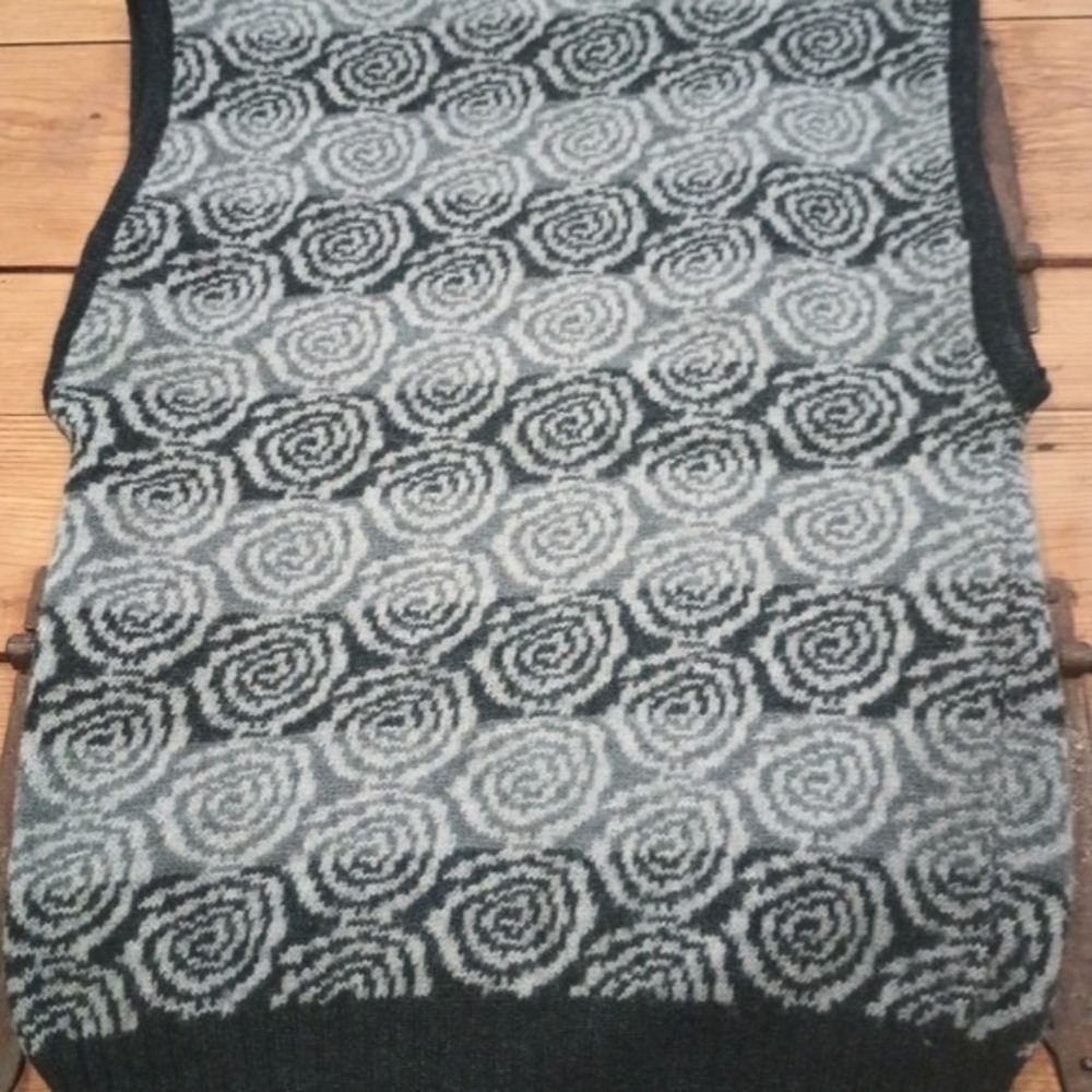 Pendleton Women's 100% Virgin Wool  Vest Preppy Grey/Black Floral Crew - Picture 8 of 8